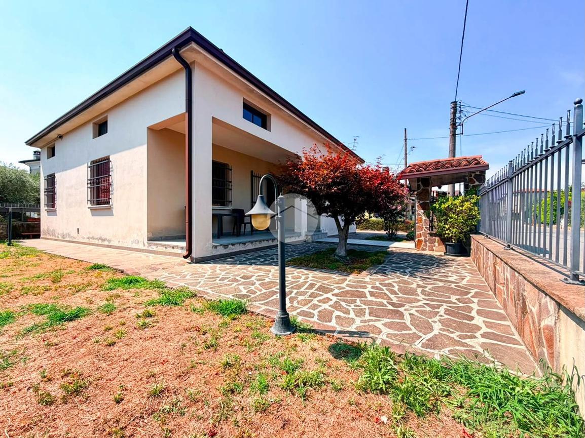 Villa in Via T. Speri 5, Manerbio