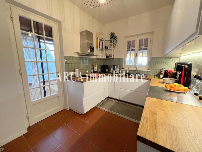 Villa bifamiliare, Pietrasanta