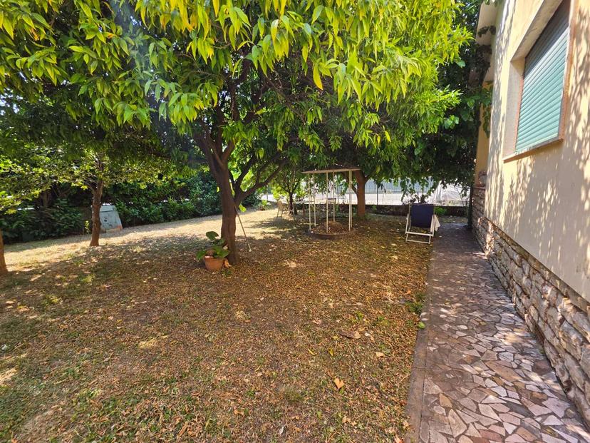 Casa indipendente in Via Trento, Seravezza