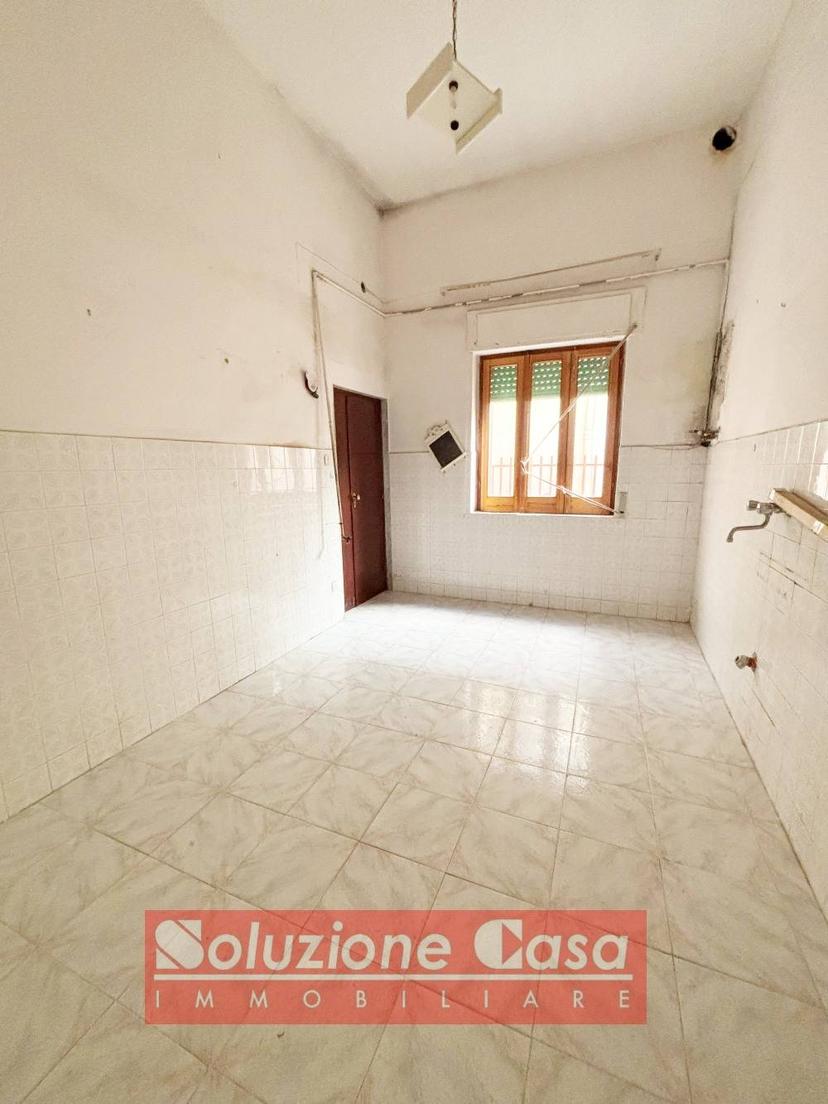 Casa indipendente in Via Martiri di Barletta, Canosa di Puglia — foto 3 di 5