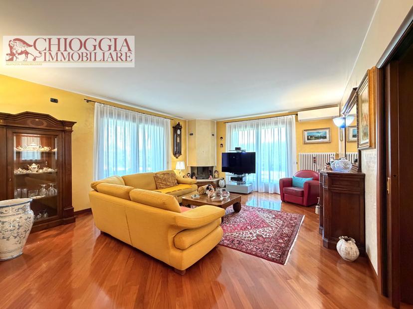 Villa in Via Sant'Antonino, 294, Loreo — foto 3 di 5