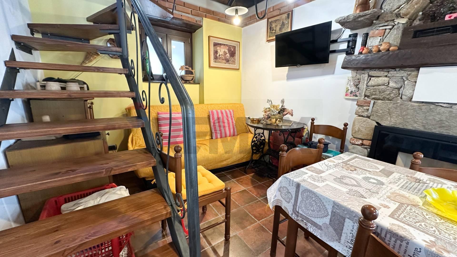 Casa indipendente in Arioli, Cittiglio