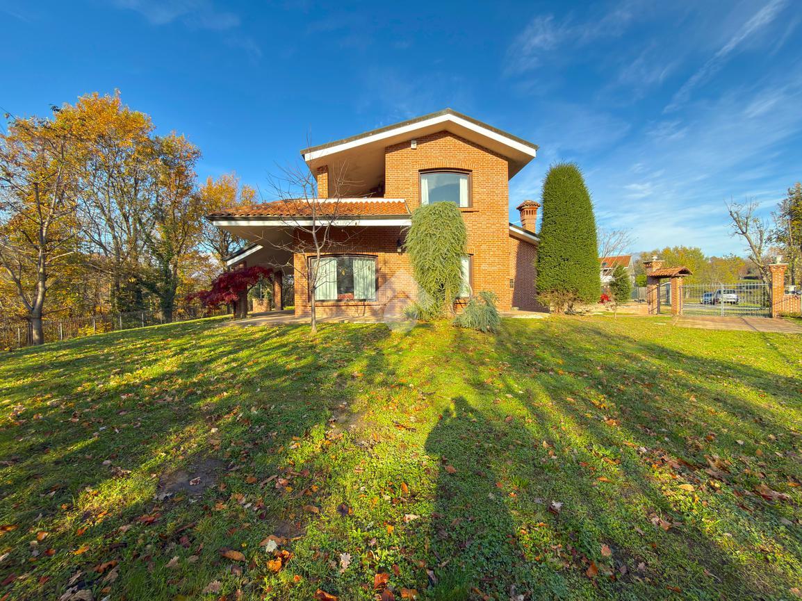 Villa in Via Combaluetto 21, Trana