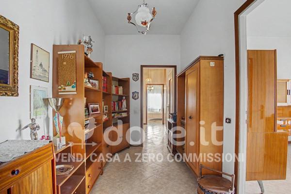 Trilocale in Viale Verbano 77, Gavirate — foto 3 di 5