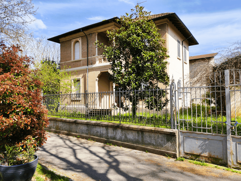 Villa unifamiliare in Viale della Resistenza 1, Massa Lombarda — foto 4 di 5