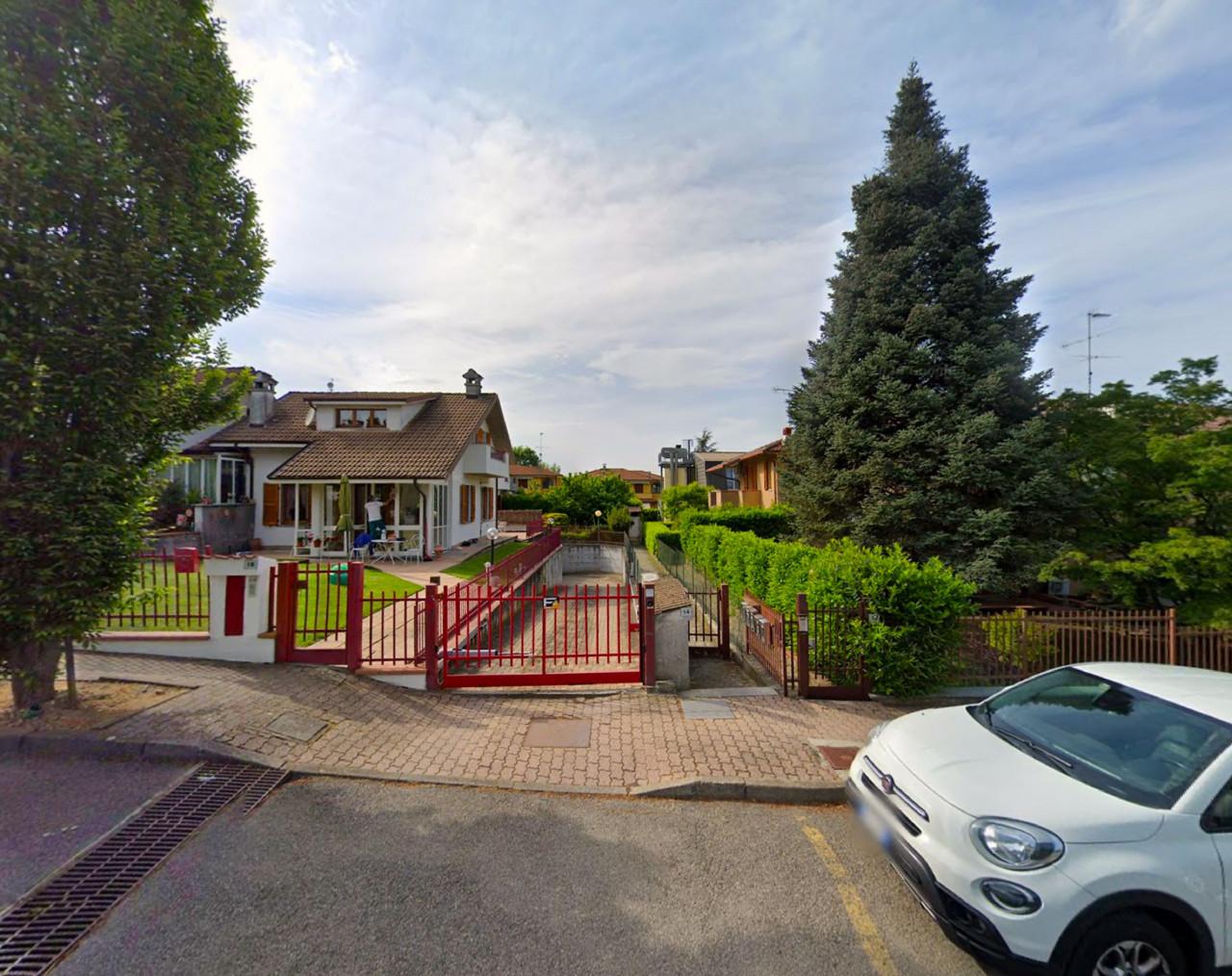 Villa a schiera in Viale Giuseppe Verdi N° 14, Godiasco Salice Terme