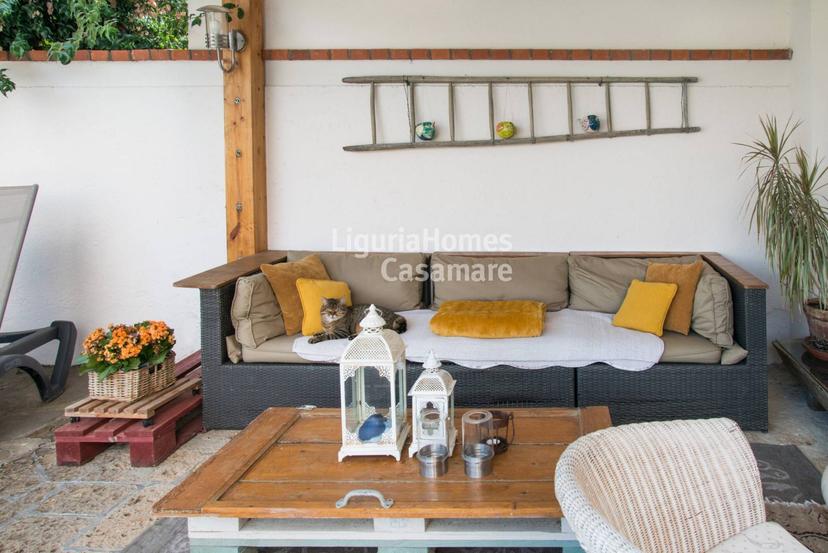 Villa in Strada Riveure, Imperia