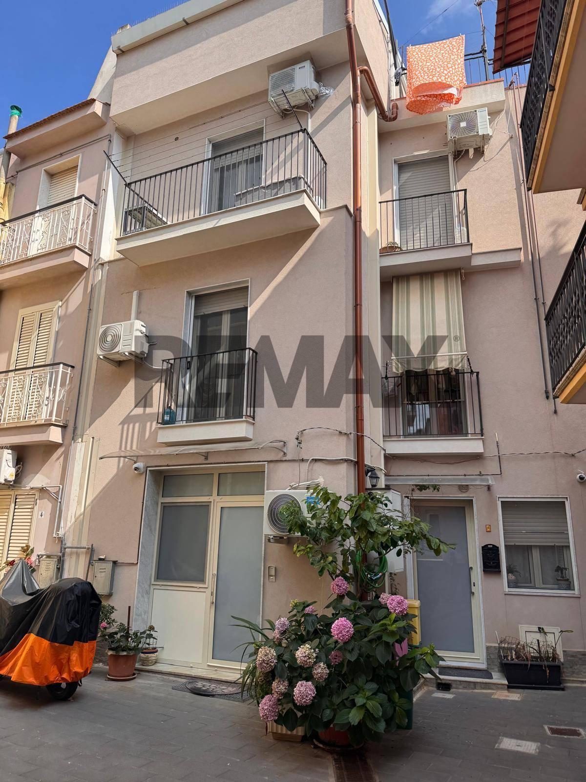 Casa indipendente in Via Ronco Cattaneo 5/7, Melilli