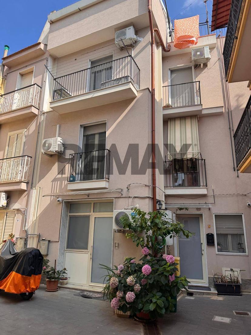 Casa indipendente in Via Ronco Cattaneo 5/7, Melilli