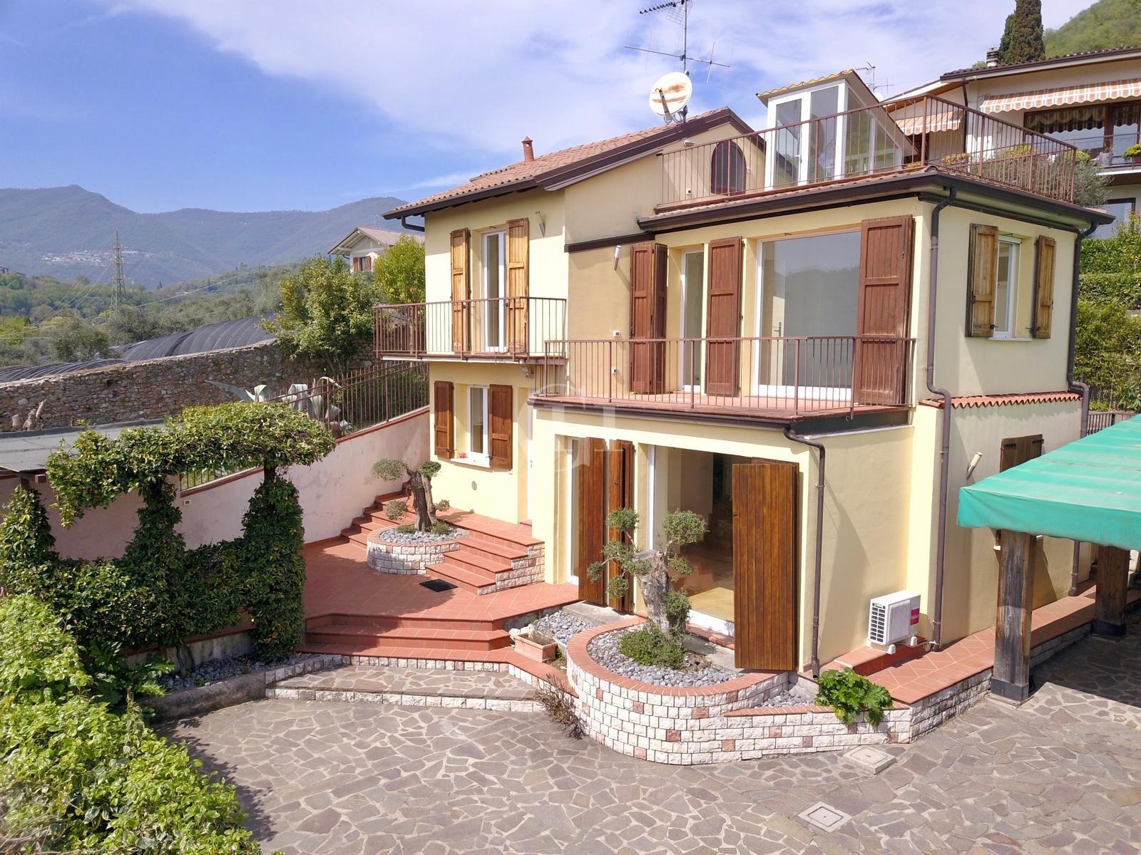 Villa unifamiliare, Salò