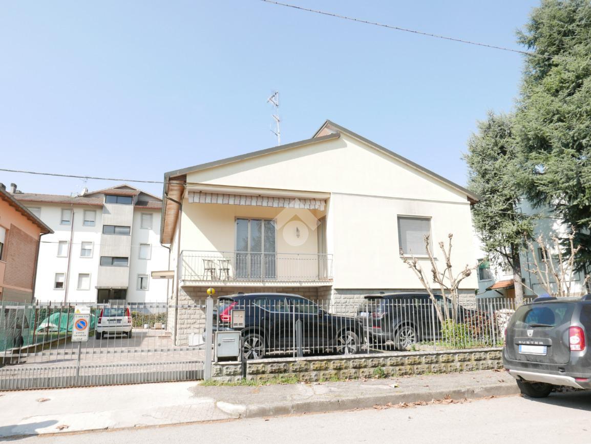 Casa indipendente in Via Tommaso Zoffili 12, Forlì