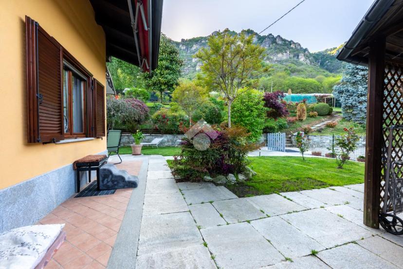 Villa in Via Caporgno 19, Envie — foto 2 di 5