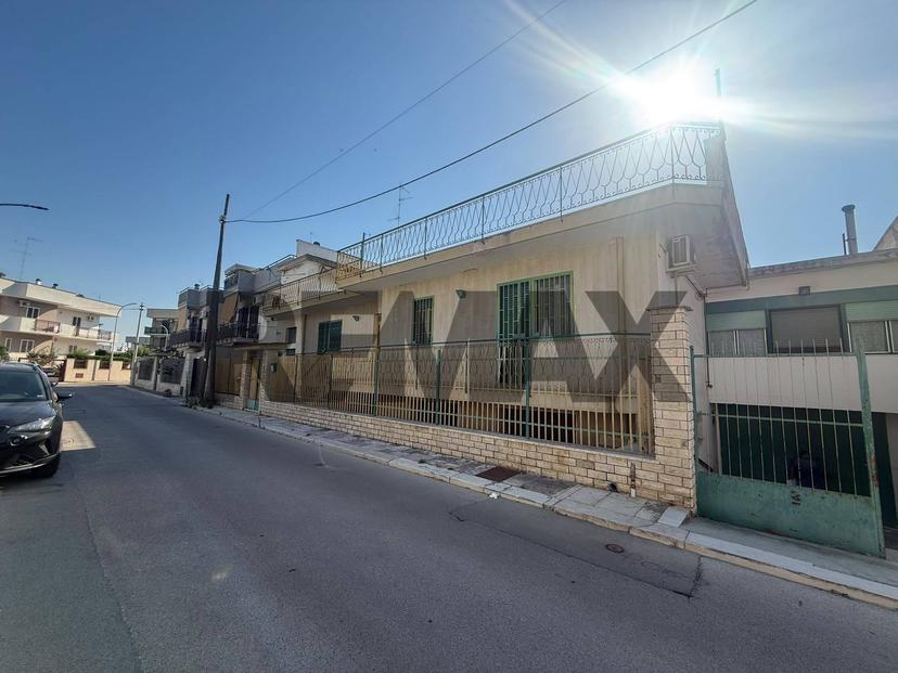 Villa in Via Ugo Foscolo 49-51, Modugno — foto 5 di 5