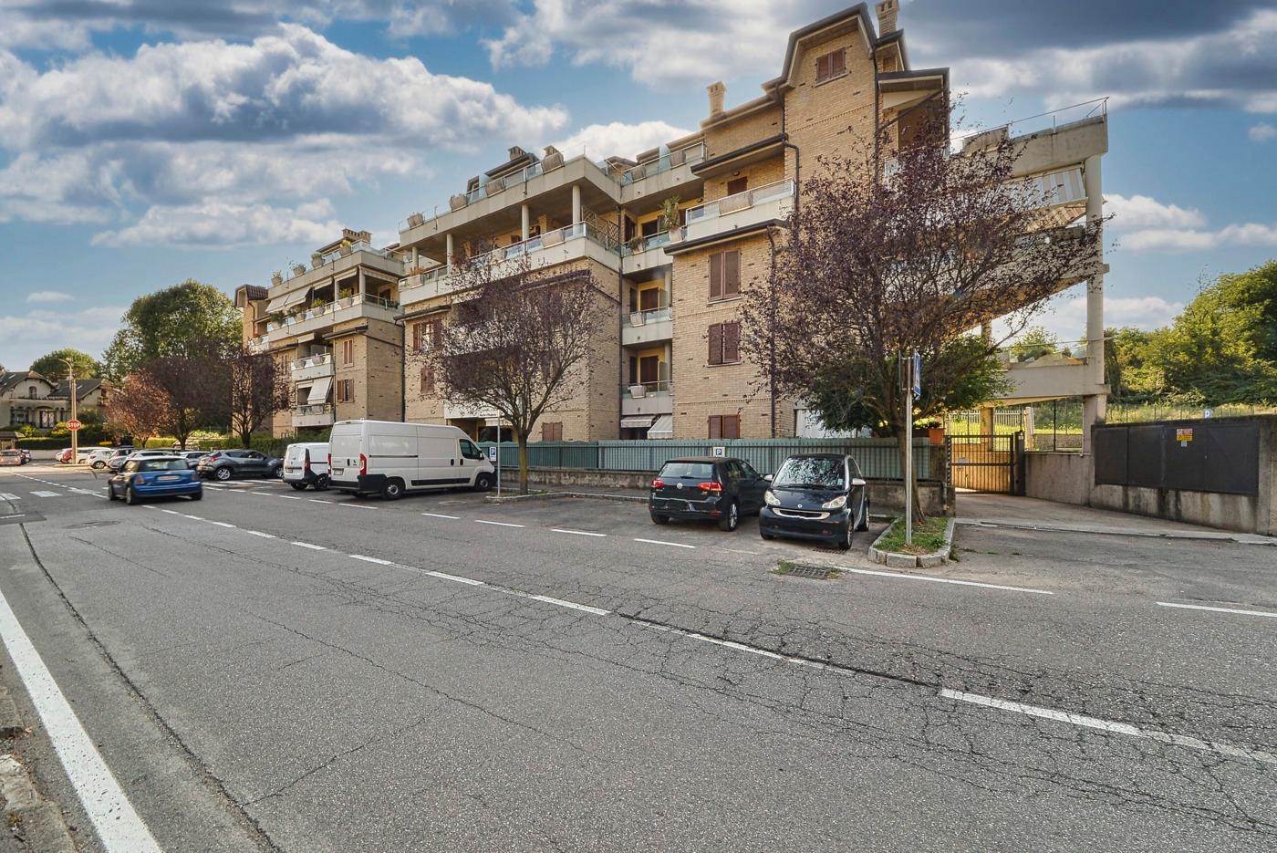 Trilocale in Via Martiri d'Ungheria 3, Seveso
