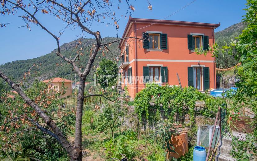 Casa indipendente in Via delle Fragole, Casarza Ligure