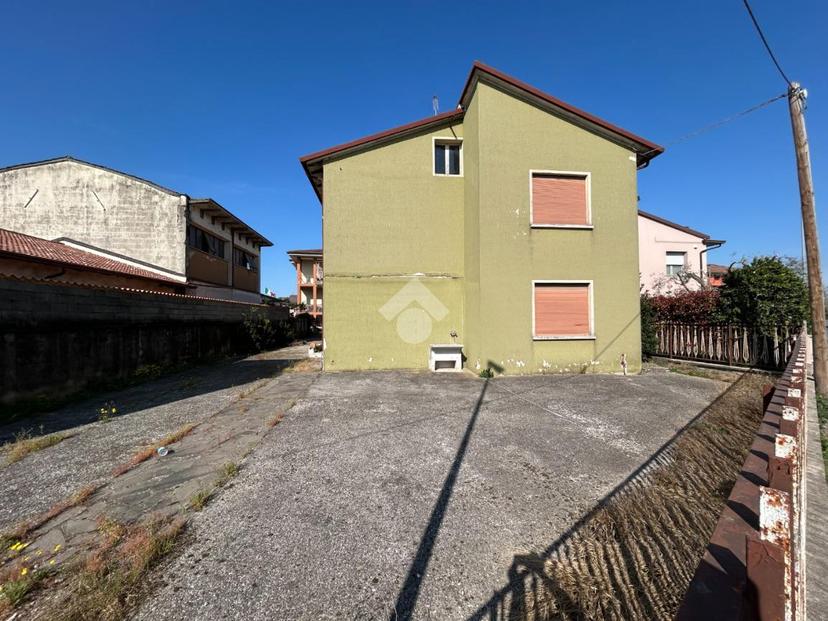 Villa in Via Umberto Treccani 9, Carpenedolo — foto 5 di 5