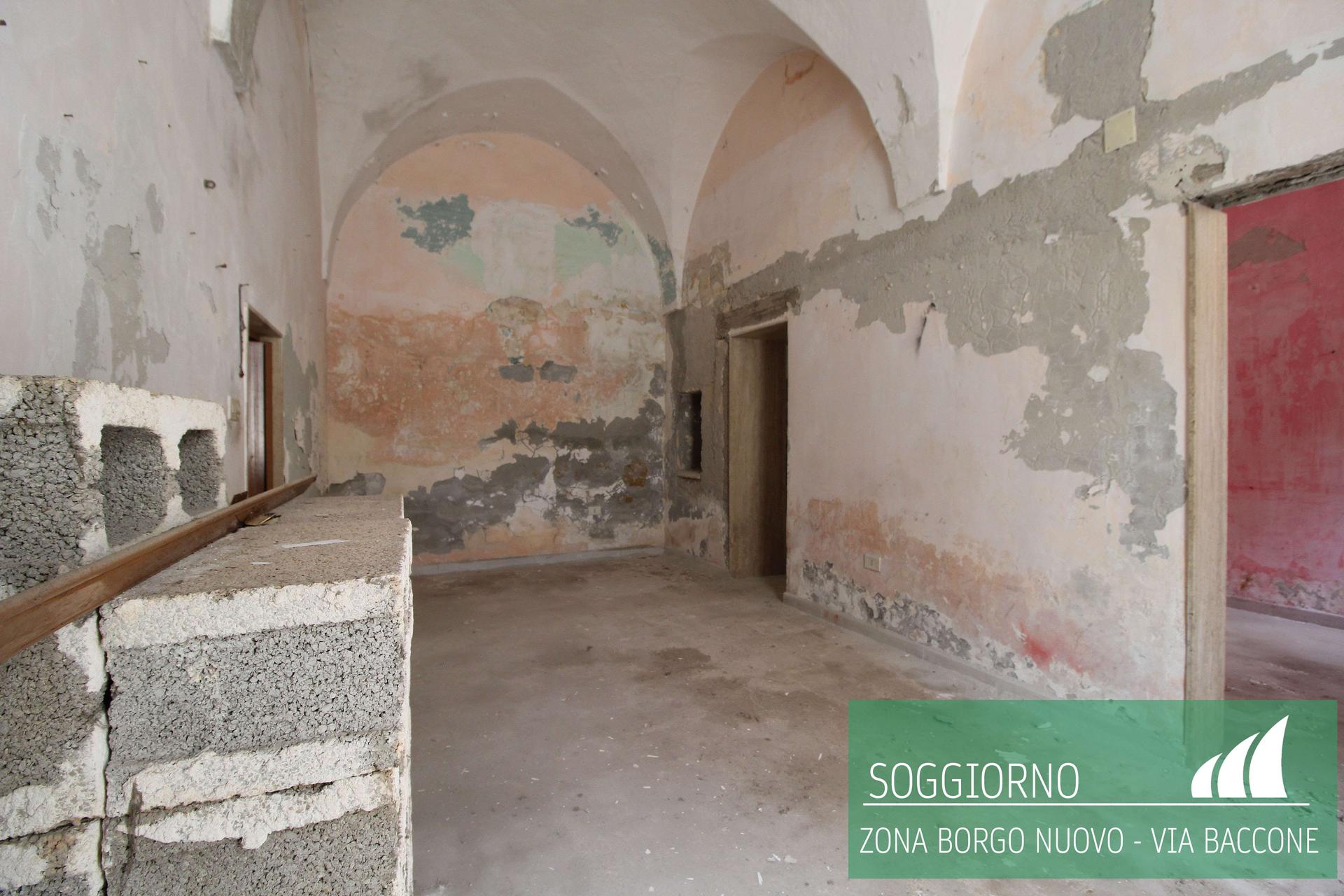 Casa indipendente in Via Baccone 42, Mesagne