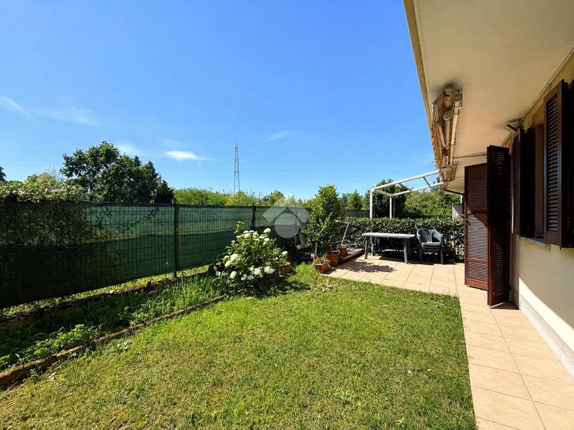 Trilocale in Via Carducci 435, Caronno Pertusella — foto 2 di 5
