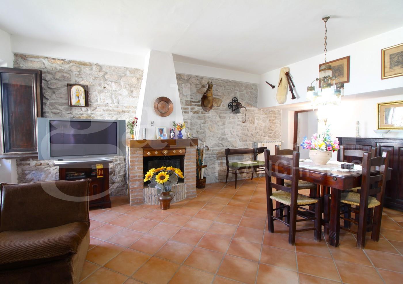 Quadrilocale in Via Colle Rione 9/a, Scontrone