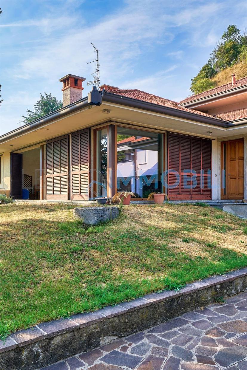 Villa a schiera in Via Garibaldi 5, Sirone