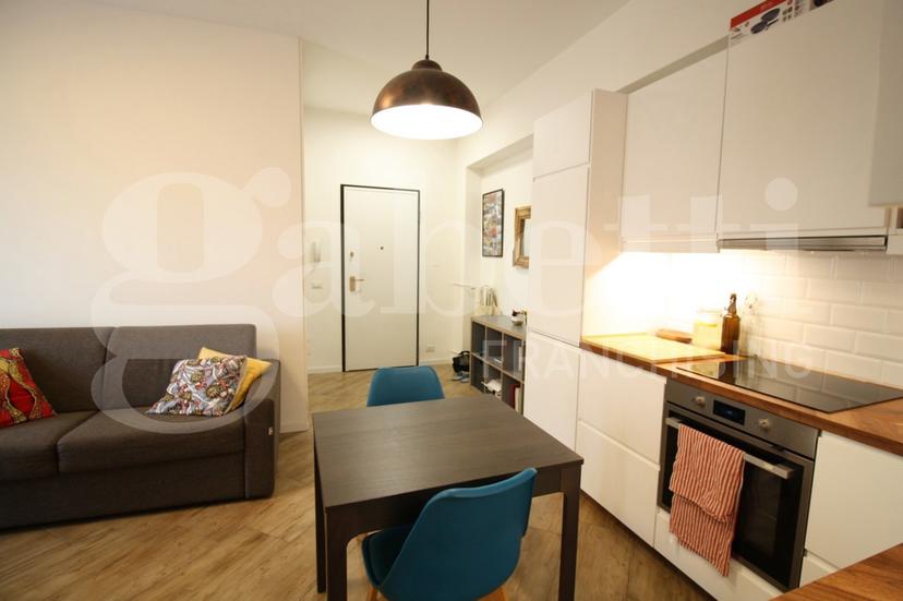 Bilocale in Via Albani  61, Milano