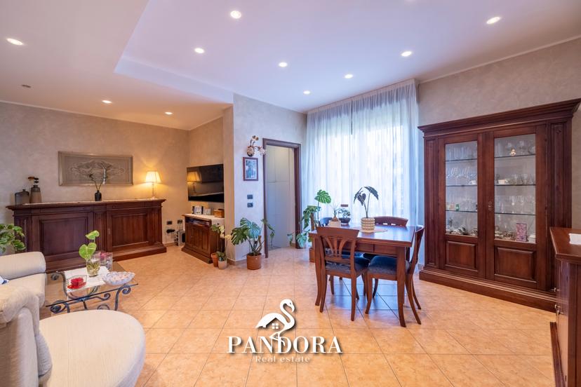 Villa in Via Perugia 3, Gallarate — foto 2 di 5