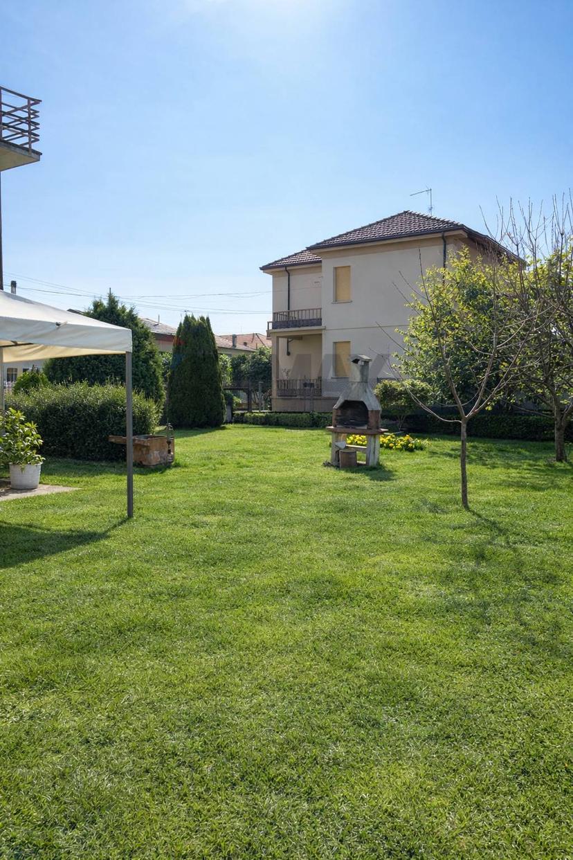 Casa indipendente in Via Lunati 12, Carpignano Sesia — foto 4 di 5