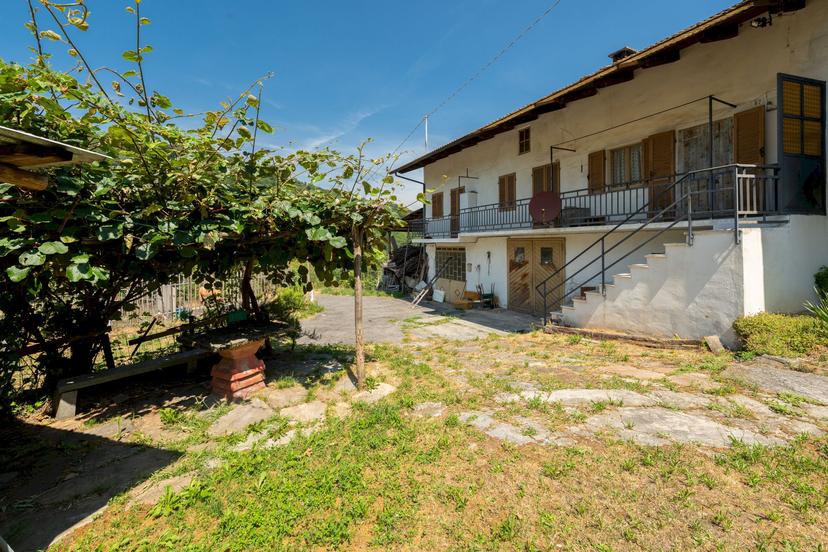 Porzione di casa in Via Lungaserra 87, Barge
