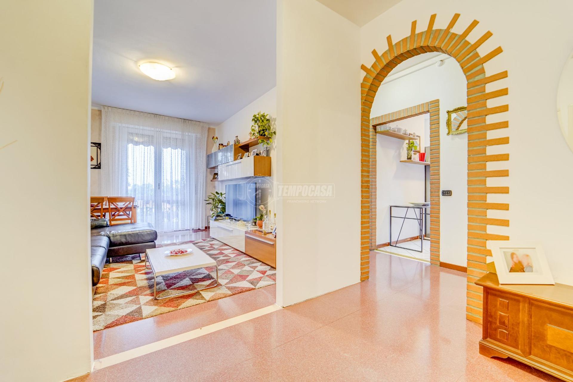 Trilocale in Via Crenna 19, Cardano al Campo