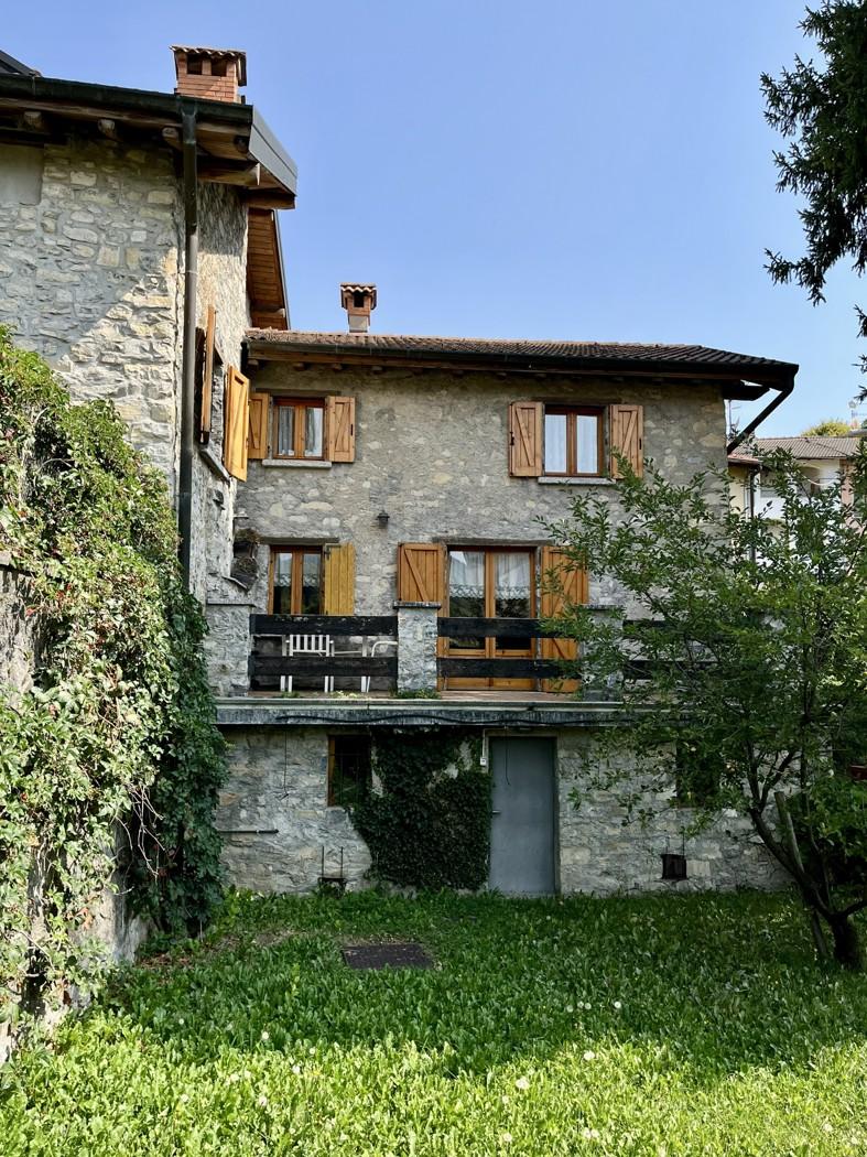 Villa in Via alla Chiesa Snc, Alta Valle Intelvi