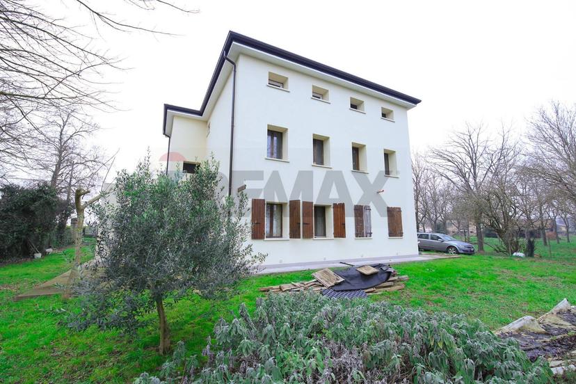 Villa, Tribano