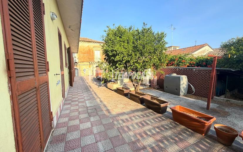 Trilocale in Via Etnea, Gravina di Catania