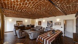 Villa in Via Pralormo 32, Cellarengo