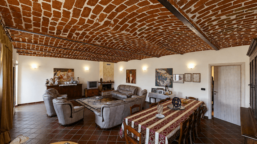 Villa in Via Pralormo 32, Cellarengo