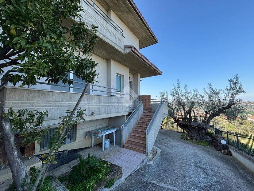 Villa a schiera in Contrada Telesio 4, Cellino Attanasio — foto 5 di 5