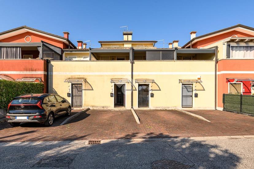 Villa a schiera in Str. Costabissara 17, Vicenza — foto 4 di 5