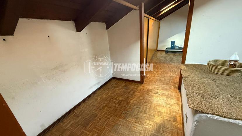 Villa in Via Solferino 8, Carate Brianza