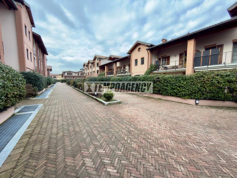 Bilocale in Via Papa Giovanni Paolo II, Assago — foto 2 di 5