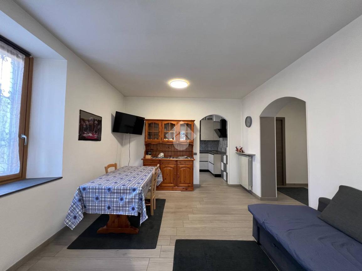 Trilocale in Via Dalmine 2, Castione della Presolana