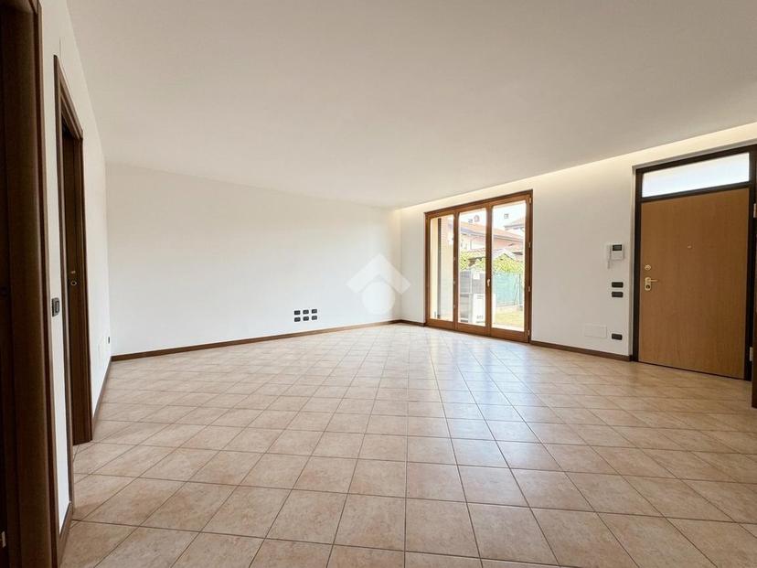 Villa a schiera in Via Don Antonio Brambilla 7, Casatenovo — foto 3 di 5