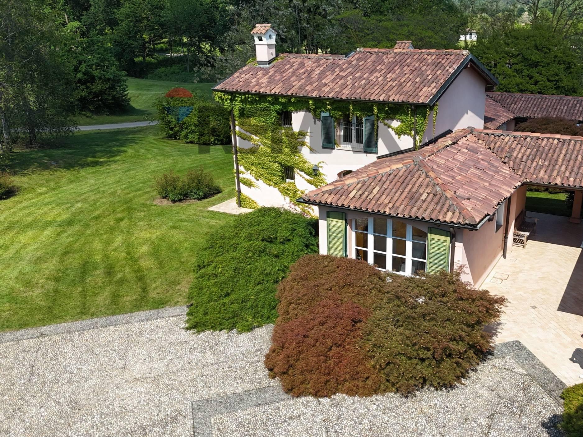 Casa indipendente in Golf di Bogogno Via IV Novembre, Bogogno
