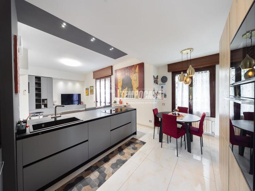 Villa a schiera in Via Montello 8/3, Villasanta