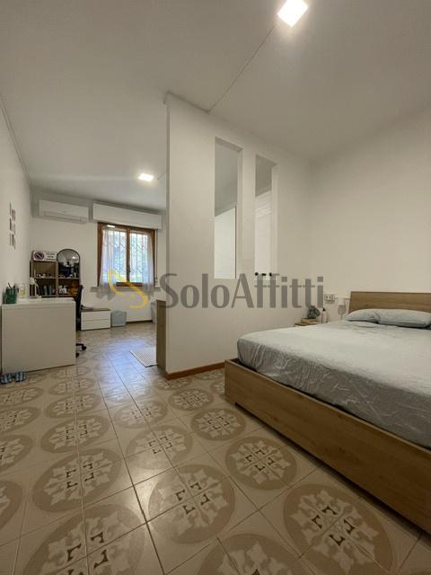 Stanza in appartamento in Via Maccatella, Pisa
