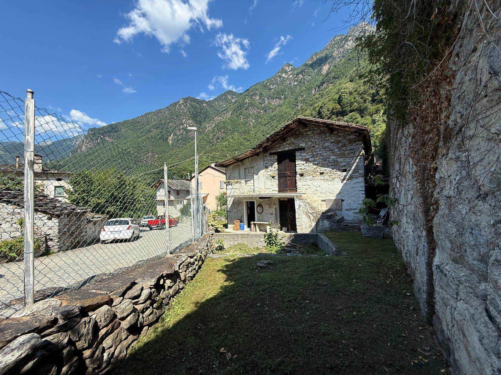 Rustico in Via Palazzo Vertemate, Piuro