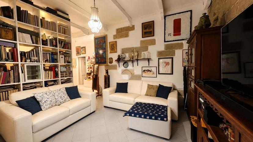 Casa indipendente in Viale Armando Diaz 47, Oristano — foto 3 di 5