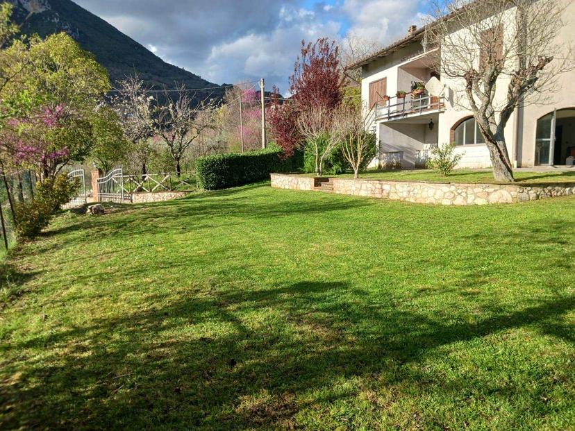 Casa indipendente, Ferentillo — foto 2 di 5