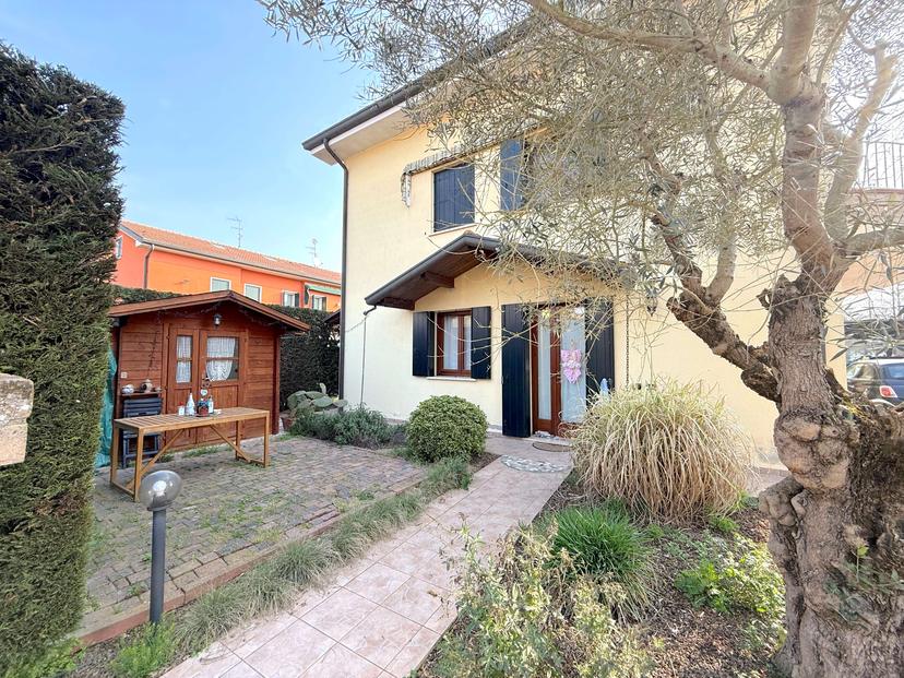 Villa bifamiliare in Via Giotto 1, Correzzola — foto 2 di 5