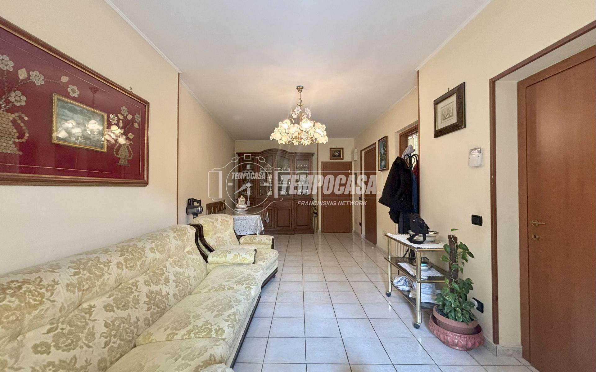 Casa indipendente in Via Ronchetti 1/B, Oleggio Castello