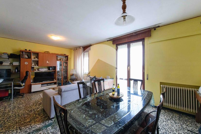 Quadrilocale in Via Giovanni Zibordi 44, Guastalla — foto 2 di 5