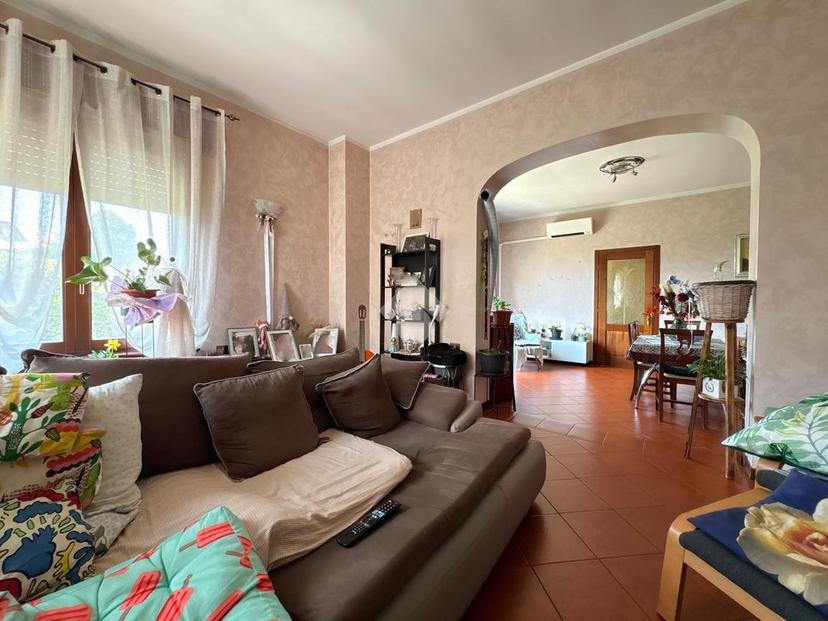 Villa in Via Nazionale 84, Suzzara — foto 4 di 5
